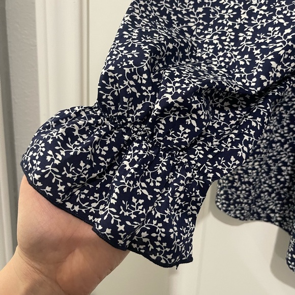 Blue and white floral blouse 2XL - Picture 4 of 8